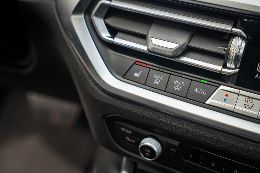 BMW 3 Serie Touring 330e High Executive M Sport Panodak Harman Kardon HUD Leer Alcantara