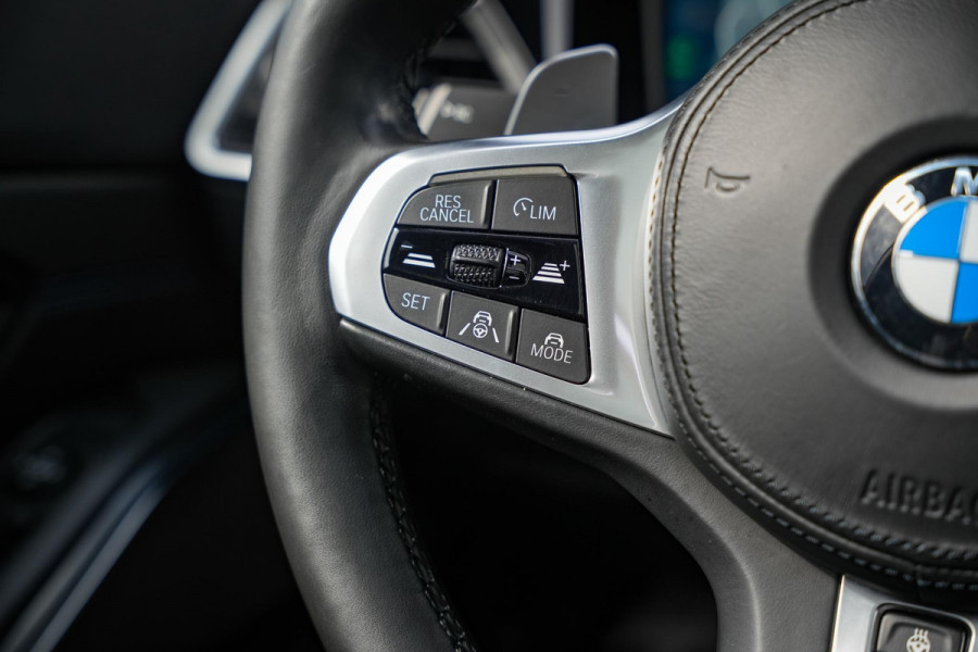 BMW 3 Serie Touring 330e High Executive M Sport Panodak Harman Kardon HUD Leer Alcantara