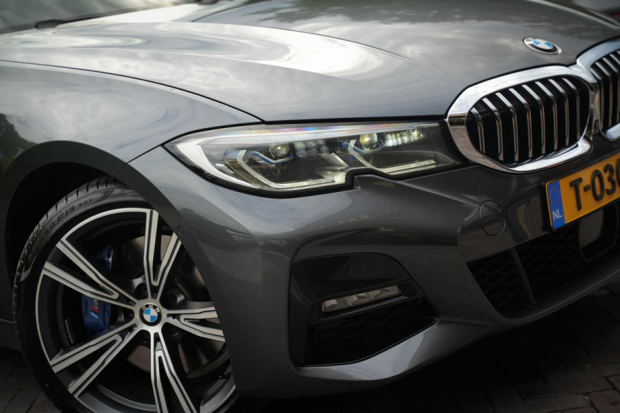 BMW 3 Serie Touring 330e High Executive M Sport Panodak Harman Kardon HUD Leer Alcantara