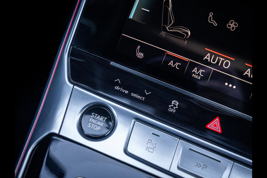 Audi A6 Avant 55 TFSI e quattro Competition S - Pano l Softclose l Trekhaak l HUD