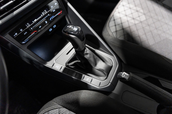 Volkswagen Taigo 1.0 TSI R-Line DSG PANO IQ