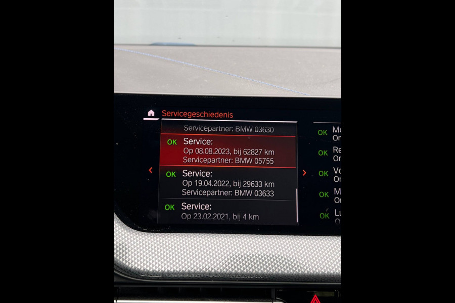 BMW 1-serie BWJ 2021 | 118i 136PK High Ex. AUTOMAAT | LEER | M-PAKKET | CLIMA | NAVI | SPORTSTOELEN | 18'' LMV | STOELVERW | CARPLAY |