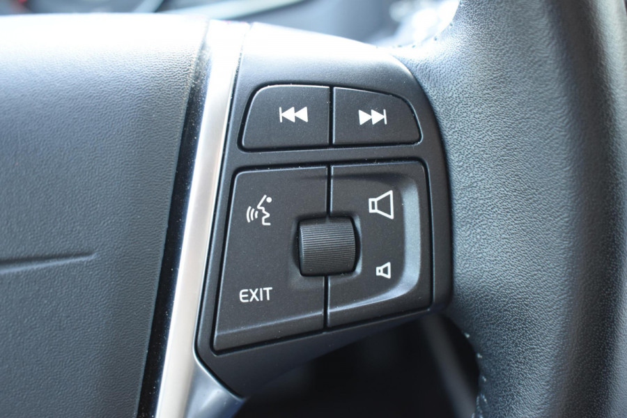 Volvo V40 T2 122PK Automaat Inscription / Navigatie / Stoelverwarming / Achteruitrijcamera / LED koplampen / Parkeersensoren / Cruise Control