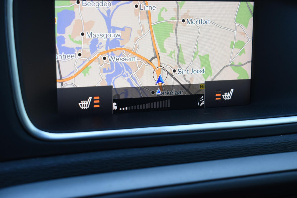 Volvo V40 T2 122PK Automaat Inscription / Navigatie / Stoelverwarming / Achteruitrijcamera / LED koplampen / Parkeersensoren / Cruise Control