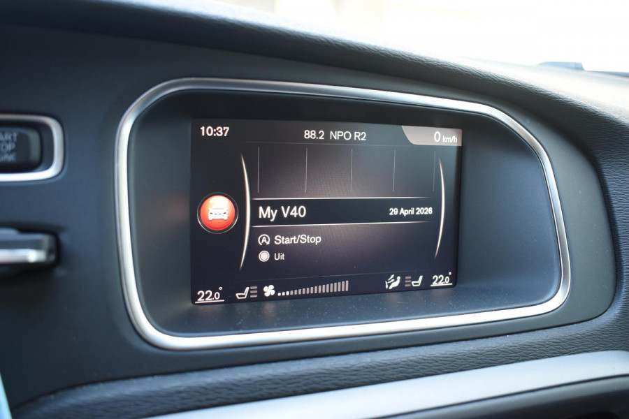 Volvo V40 T2 122PK Automaat Inscription / Navigatie / Stoelverwarming / Achteruitrijcamera / LED koplampen / Parkeersensoren / Cruise Control