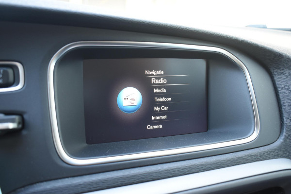 Volvo V40 T2 122PK Automaat Inscription / Navigatie / Stoelverwarming / Achteruitrijcamera / LED koplampen / Parkeersensoren / Cruise Control