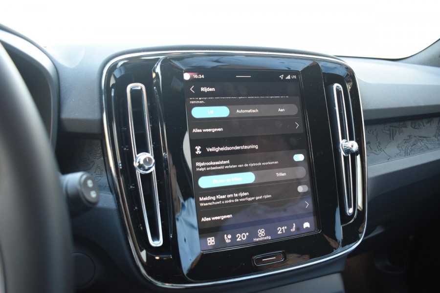 Volvo EX40 252PK Single Extended Range Core Business 82 kWh / Navigatie / Camera / Stuur & Stoelverwarming / Harman Kardon / Getinte Ramen / LM Velgen /