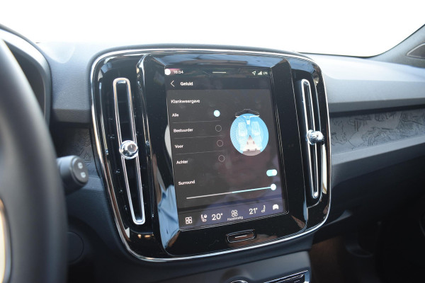 Volvo EX40 252PK Single Extended Range Core Business 82 kWh / Navigatie / Camera / Stuur & Stoelverwarming / Harman Kardon / Getinte Ramen / LM Velgen /