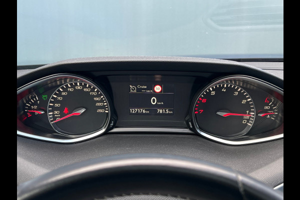 Peugeot 308 SW BWJ 2018 | 1.2PT BL 111PK Executive | TREKHAAK | PANO DAK | PDC | PRIVACY GLASS | CLIMA | NAVI | PDC |