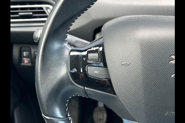 Peugeot 308 SW BWJ 2018 | 1.2PT BL 111PK Executive | TREKHAAK | PANO DAK | PDC | PRIVACY GLASS | CLIMA | NAVI | PDC |