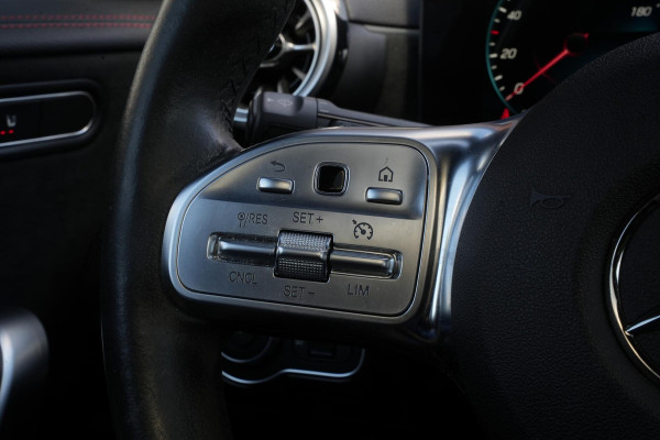 Mercedes-Benz CLA-Klasse Shooting Brake 250 e Premium Plus AMG Panoramadak Widescreen Camera LED