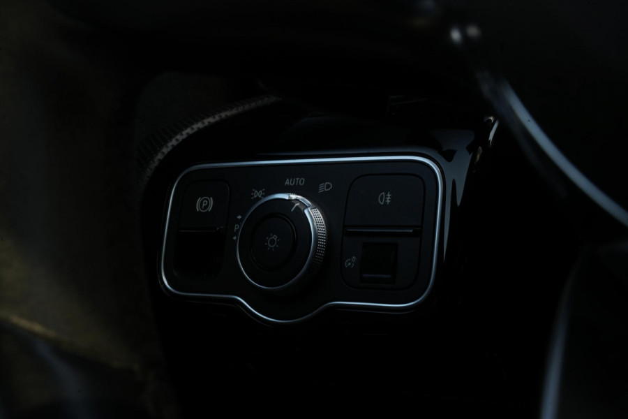 Mercedes-Benz CLA-Klasse Shooting Brake 250 e Premium Plus AMG Panoramadak Widescreen Camera LED