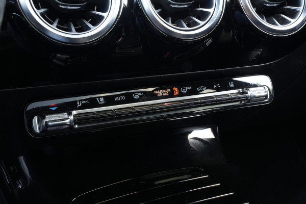 Mercedes-Benz CLA-Klasse Shooting Brake 250 e Premium Plus AMG Panoramadak Widescreen Camera LED