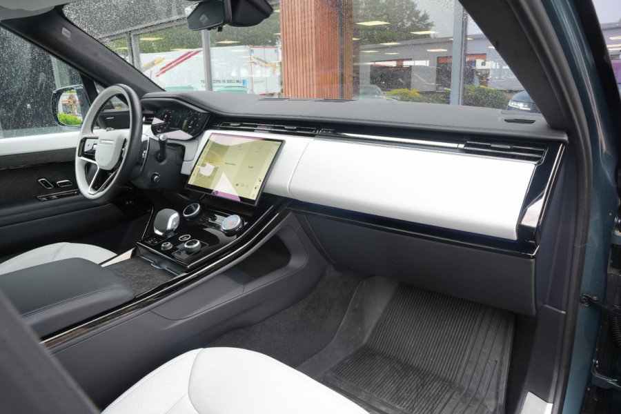 Land Rover Range Rover Sport 3.0 P510e First Edition Panoramadak Massage Meridian HeadUp Ambient 22''LM