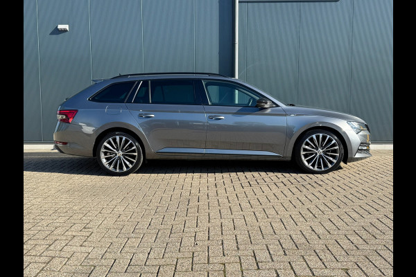 Škoda Superb Combi 1.5 TSI Sportline * Sideassistent * Memory * Trekhaak * Achterbank verwarmd *