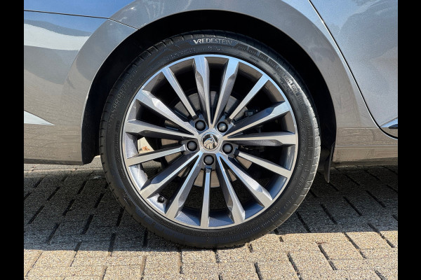 Škoda Superb Combi 1.5 TSI Sportline * Sideassistent * Memory * Trekhaak * Achterbank verwarmd *