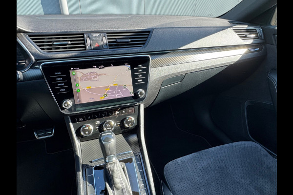 Škoda Superb Combi 1.5 TSI Sportline * Sideassistent * Memory * Trekhaak * Achterbank verwarmd *