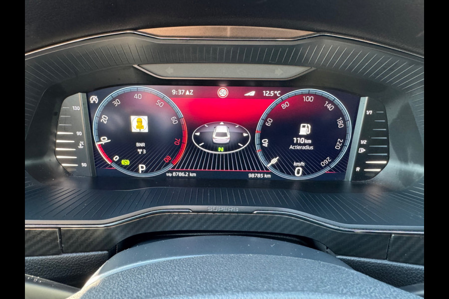 Škoda Superb Combi 1.5 TSI Sportline * Sideassistent * Memory * Trekhaak * Achterbank verwarmd *