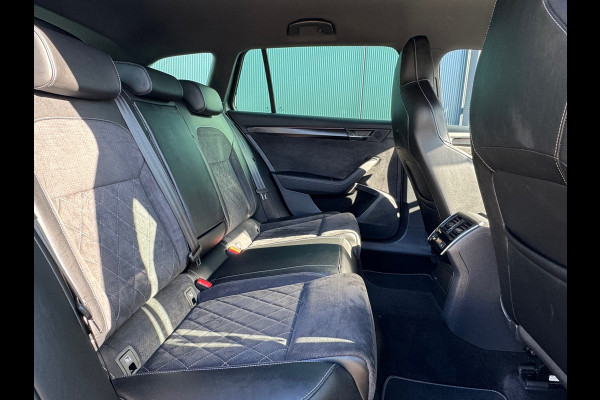 Škoda Superb Combi 1.5 TSI Sportline * Sideassistent * Memory * Trekhaak * Achterbank verwarmd *