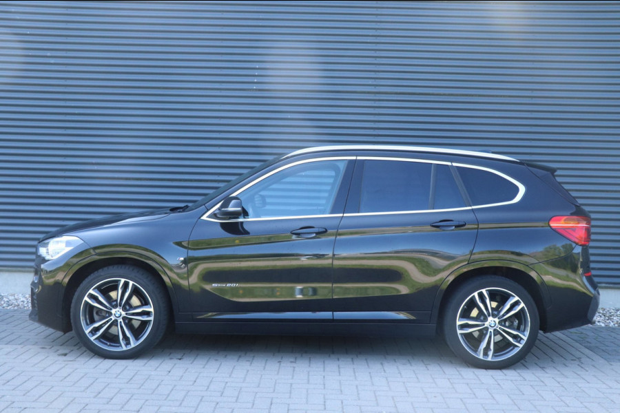 BMW X1 SDrive20i High Executive | M-Pakket