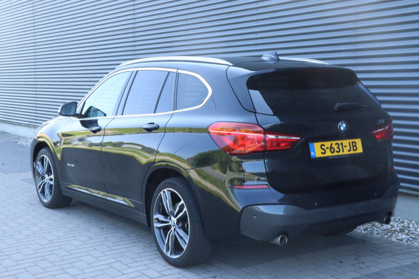BMW X1 SDrive20i High Executive | M-Pakket
