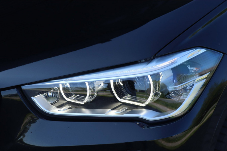 BMW X1 SDrive20i High Executive | M-Pakket
