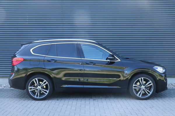 BMW X1 SDrive20i High Executive | M-Pakket