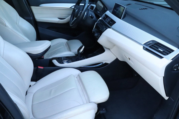 BMW X1 SDrive20i High Executive | M-Pakket