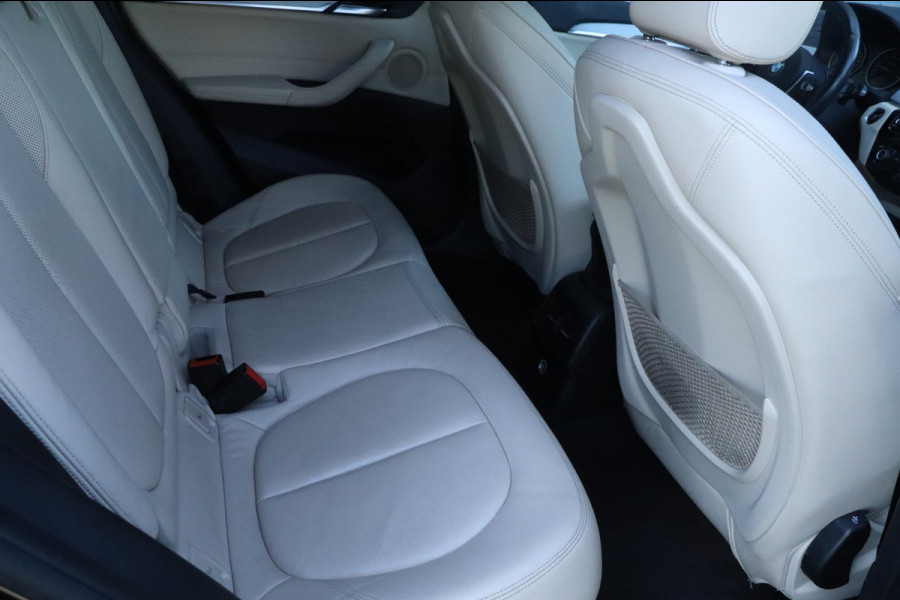 BMW X1 SDrive20i High Executive | M-Pakket