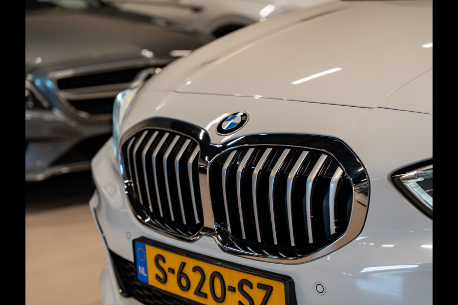 BMW 1-serie 118i M Sport High Executive, Apple Carplay, Digi Dash, Voll Led, Navi, Cruise, Amiënte Light, PDC, Volledig Onderhoud