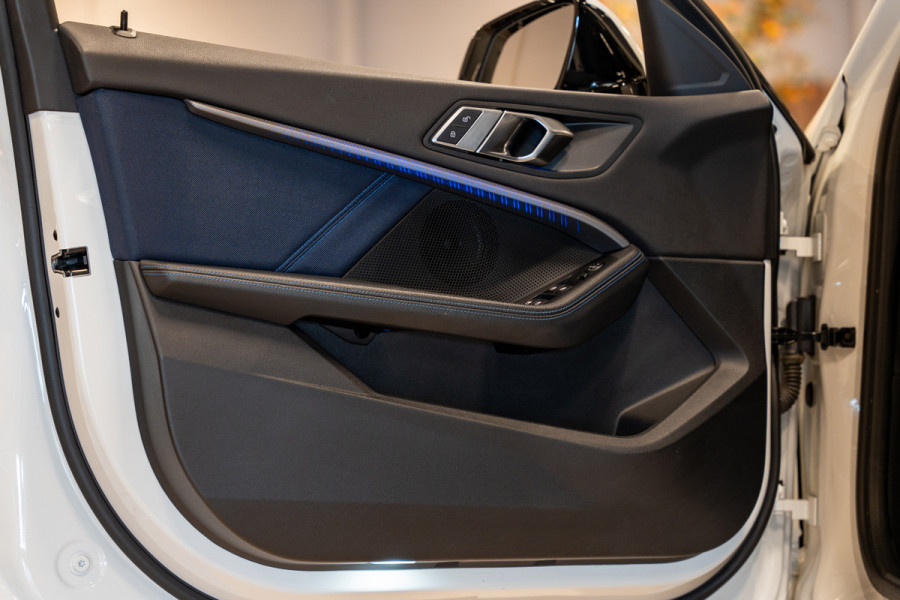 BMW 1-serie 118i M Sport High Executive, Apple Carplay, Digi Dash, Voll Led, Navi, Cruise, Amiënte Light, PDC, Volledig Onderhoud