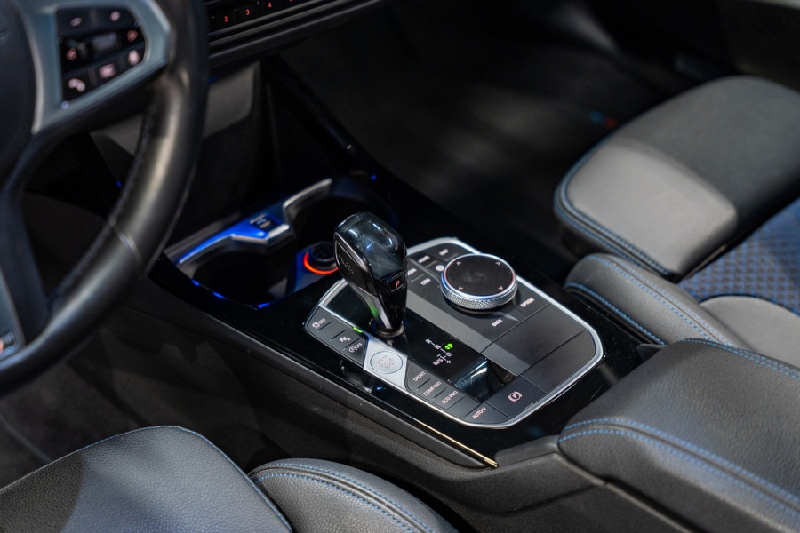 BMW 1-serie 118i M Sport High Executive, Apple Carplay, Digi Dash, Voll Led, Navi, Cruise, Amiënte Light, PDC, Volledig Onderhoud