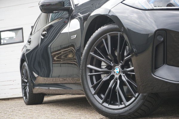 BMW 3 Serie Touring 320e LCI M-Sport Pro | ADAPTIVE LED | ACC | HEAD-UP | STOELVERW. | CAMERA |