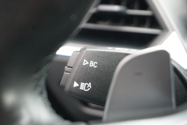 BMW 3 Serie Touring 320e LCI M-Sport Pro | ADAPTIVE LED | ACC | HEAD-UP | STOELVERW. | CAMERA |