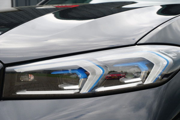 BMW 3 Serie Touring 320e LCI M-Sport Pro | ADAPTIVE LED | ACC | HEAD-UP | STOELVERW. | CAMERA |