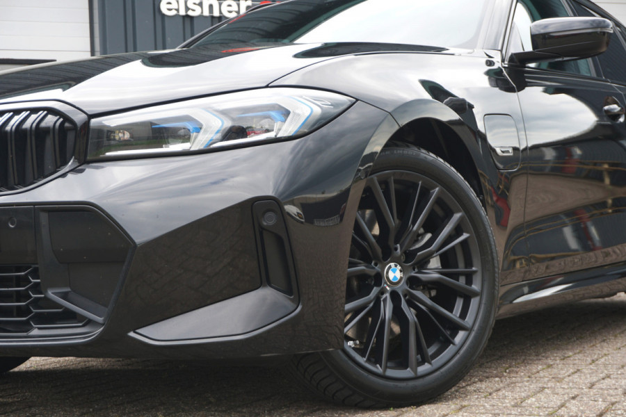 BMW 3 Serie Touring 320e LCI M-Sport Pro | ADAPTIVE LED | ACC | HEAD-UP | STOELVERW. | CAMERA |