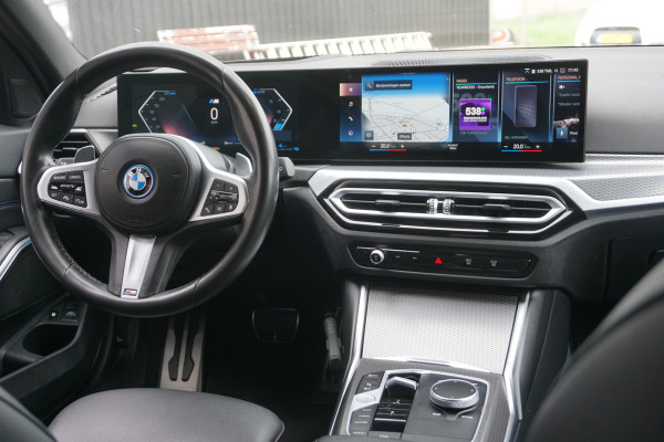 BMW 3 Serie Touring 320e LCI M-Sport Pro | ADAPTIVE LED | ACC | HEAD-UP | STOELVERW. | CAMERA |