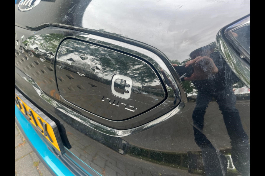 Kia e-Niro ExecutiveLine 64 kWh AIRCO I 3 FASEN OPLADER I LEDER INTERIEUR I NAV I COMPLETE UITVOERING