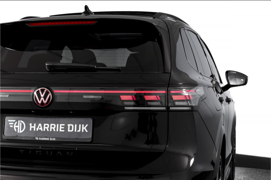 Volkswagen Tiguan 1.5 eHybrid R-Line Edition 272 PK | Black Style | 15 inch Navi | Elek. Trekhaak | IQ Light | S/K-Panodak | Dig. Cockpit | Adapt. Cruise | Stoel-+Stuurverw. | 360 Camera | NAV + App. Connect | ECC | Elek. Klep | LM 20" |