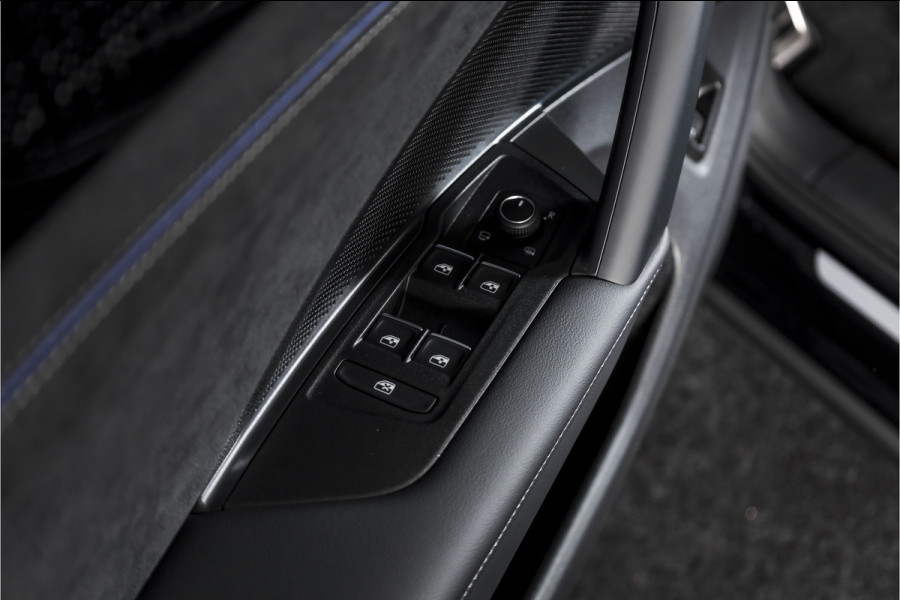 Volkswagen Tiguan 1.5 eHybrid R-Line Edition 272 PK | Black Style | 15 inch Navi | Elek. Trekhaak | IQ Light | S/K-Panodak | Dig. Cockpit | Adapt. Cruise | Stoel-+Stuurverw. | 360 Camera | NAV + App. Connect | ECC | Elek. Klep | LM 20" |