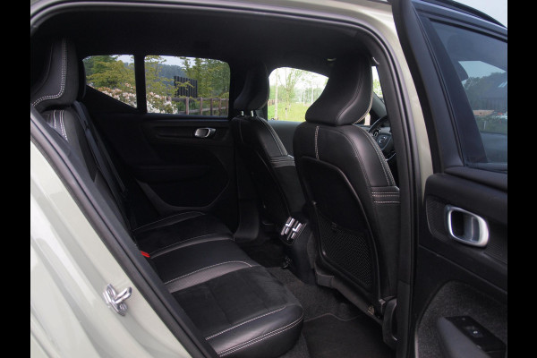 Volvo XC40 Recharge P8 AWD R-Design | Camera | Warmtepomp | Apple Carplay | Cruise Control |