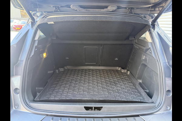 Opel Grandland X 1.2 Turbo Ultimate Navi|Camera|Carplay|Clima|Stoelverw V+A|Cruise|D-riem v.v in 2025|Trekhaak|N.A.P|APK tot 05-2027