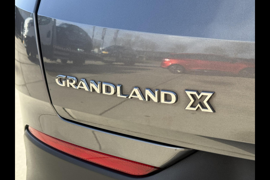 Opel Grandland X 1.2 Turbo Ultimate Navi|Camera|Carplay|Clima|Stoelverw V+A|Cruise|D-riem v.v in 2025|Trekhaak|N.A.P|APK tot 05-2027