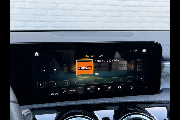 Mercedes-Benz A-Klasse 180 Business Solution AMG | Pano | CarPlay | Ambient Light | Camera | 18 inch
