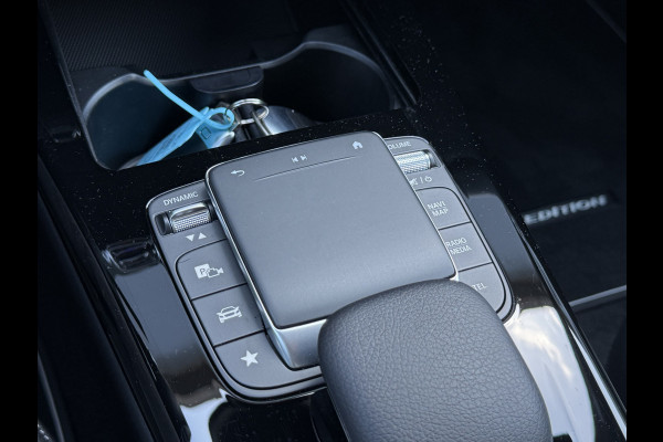 Mercedes-Benz A-Klasse 180 Business Solution AMG | Pano | CarPlay | Ambient Light | Camera | 18 inch