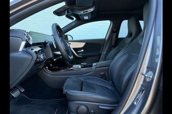 Mercedes-Benz A-Klasse 180 Business Solution AMG | Pano | CarPlay | Ambient Light | Camera | 18 inch