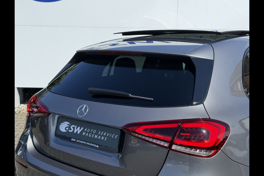 Mercedes-Benz A-Klasse 180 Business Solution AMG | Pano | CarPlay | Ambient Light | Camera | 18 inch