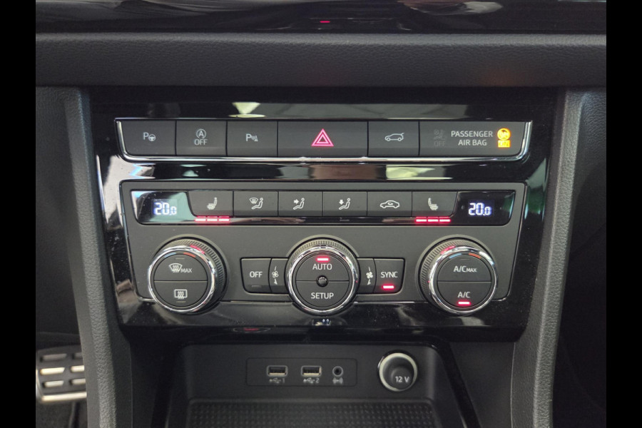 Seat Ateca 1.5 TSI FR Business Intense Panoramadak Trekhaak Elektrisch Leder interieur * Hemelvaartsdag geopend van 12:00 tot 17:00u *