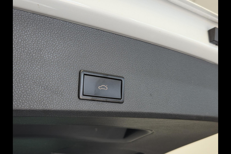 Seat Ateca 1.5 TSI FR Business Intense Panoramadak Trekhaak Elektrisch Leder interieur * Hemelvaartsdag geopend van 12:00 tot 17:00u *
