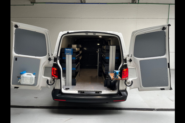 Volkswagen Transporter Automaat DSG Servicewagen 2.0 TDI 150pk L2H1 3Persoons Sortimo Inrichting, Airco, Navigatie, RIJKLAARPRIJS!